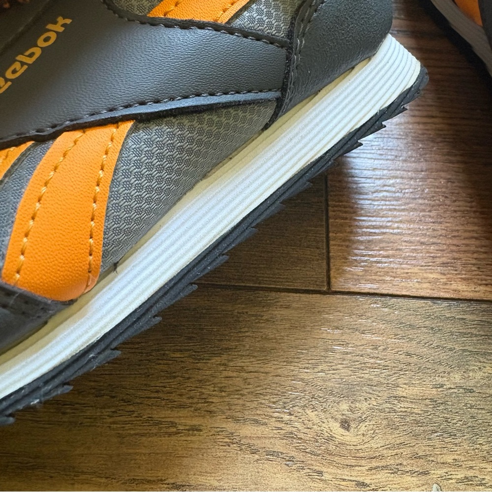Children’s Reebok Charcoal and Mustard Athletic Shoes Size 12 Free Shipping - Picture 5 of 8